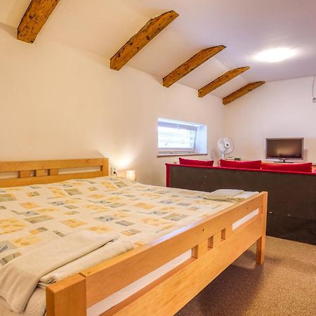 Hotel Dynamic Újtölgyes Kültér fotó