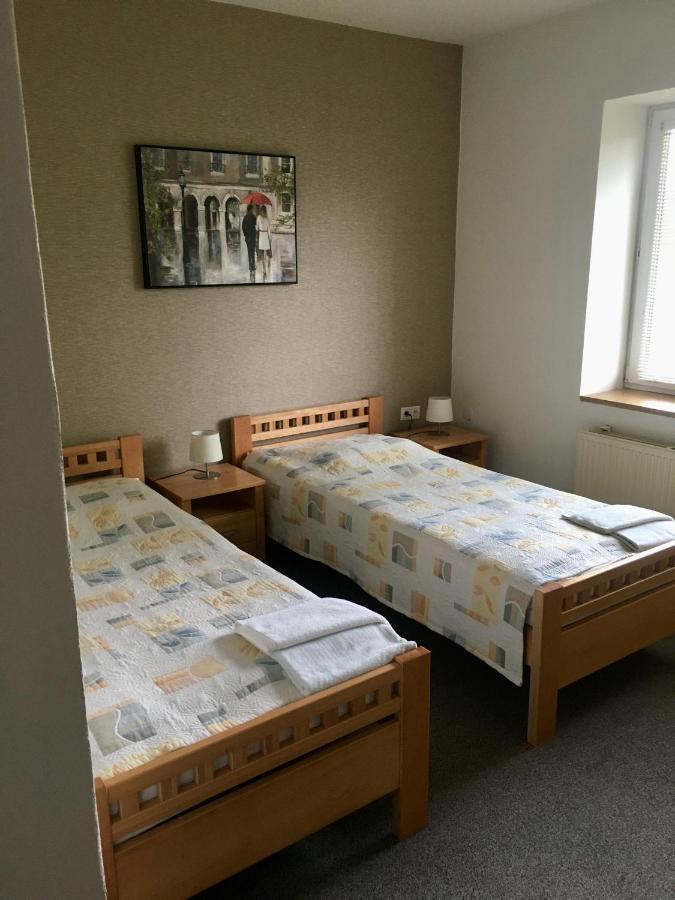 Hotel Dynamic Újtölgyes Kültér fotó