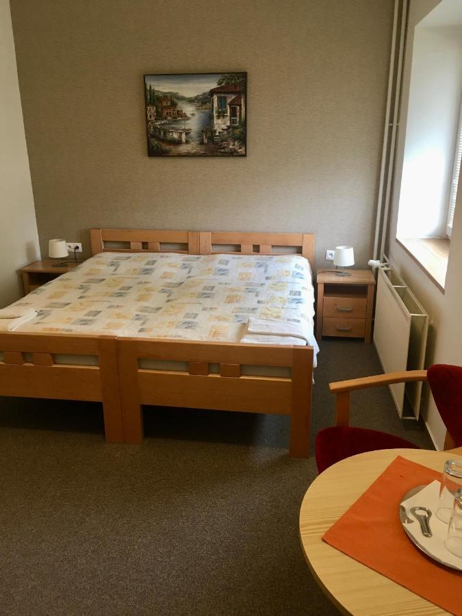Hotel Dynamic Újtölgyes Kültér fotó