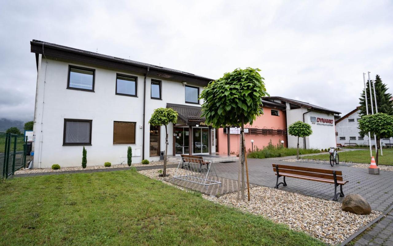 Hotel Dynamic Újtölgyes Kültér fotó