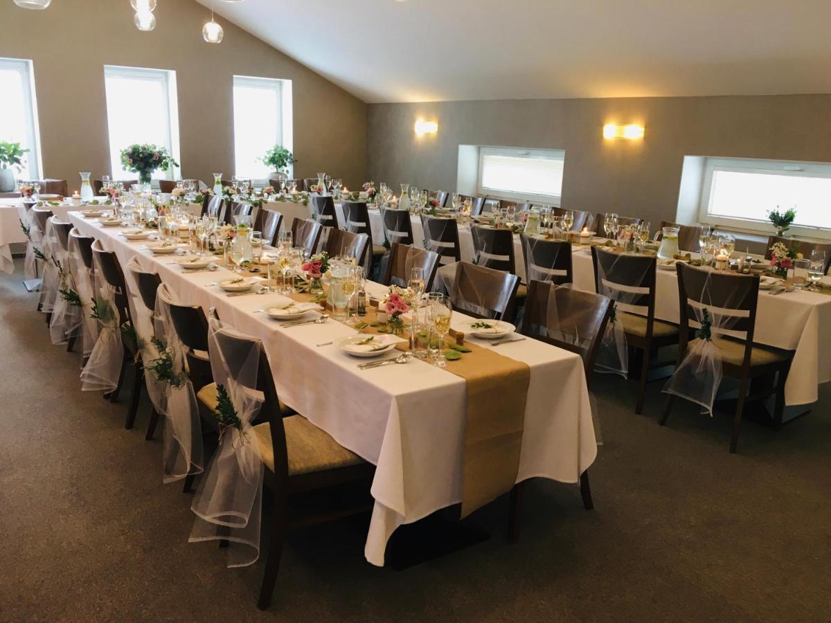 Hotel Dynamic Újtölgyes Kültér fotó