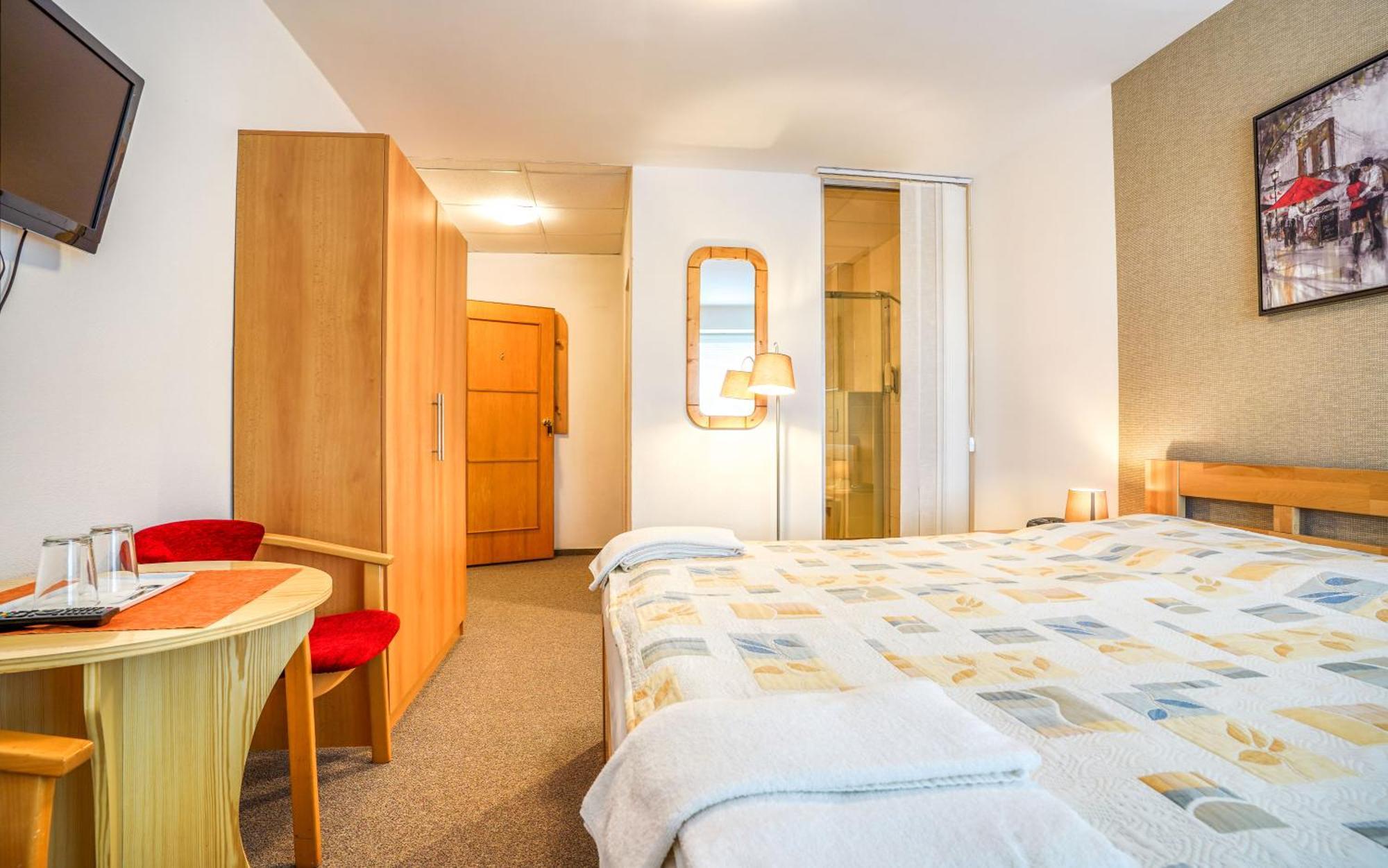 Hotel Dynamic Újtölgyes Szoba fotó